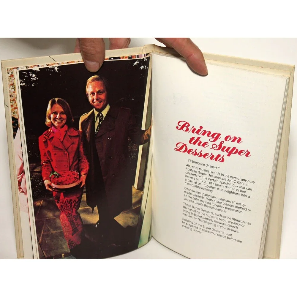 THE NEW JOYS OF JELLO Recipe Book Gelatin Dessert Hardback Cooking Vintage 1974